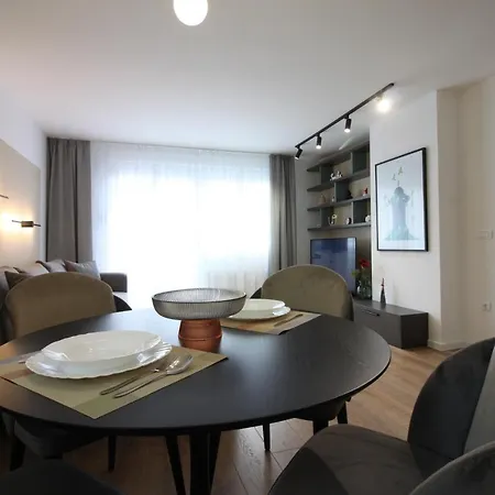 Meeting Point Apartment *